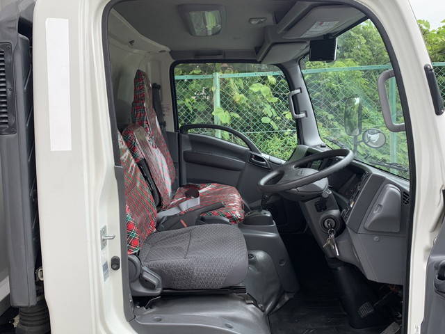 いすゞエルフアルミウイング小型（2t・3t）[写真28]