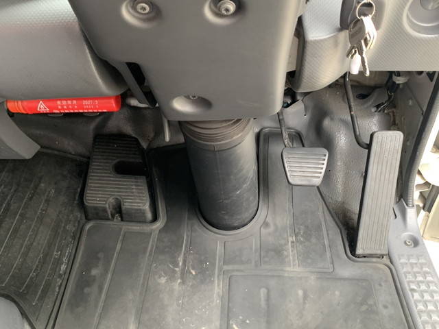 いすゞエルフアルミウイング小型（2t・3t）[写真30]