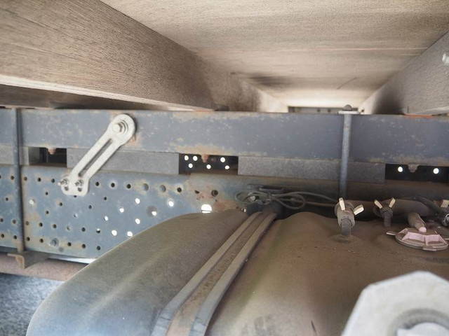 いすゞエルフクレーン4段小型（2t・3t）[写真19]