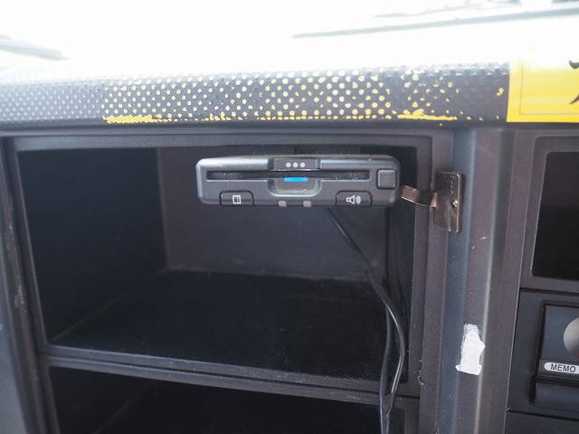 いすゞエルフクレーン4段小型（2t・3t）[写真35]