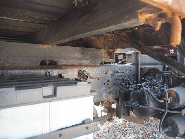 いすゞフォワードクレーン3段中型（4t）[写真20]