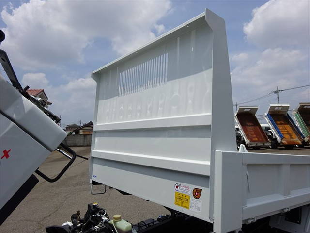 三菱ふそうキャンターダンプ小型（2t・3t）[写真24]