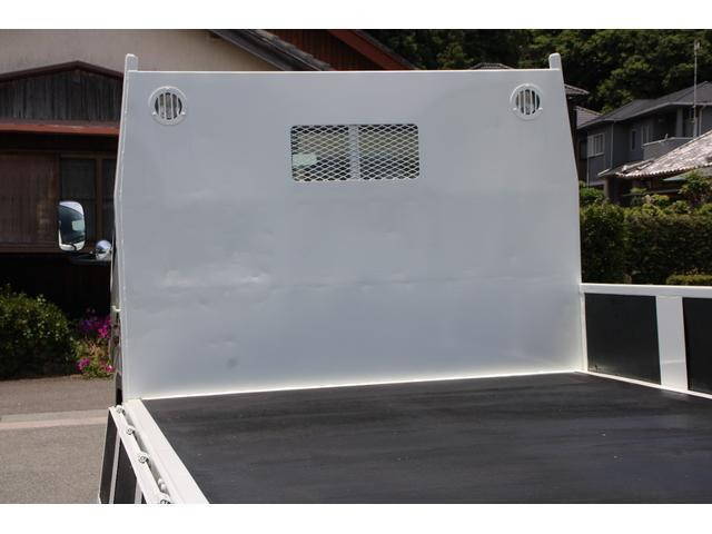 三菱ふそうキャンター平ボディ小型（2t・3t）[写真08]