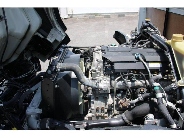 三菱ふそうキャンター平ボディ小型（2t・3t）[写真09]