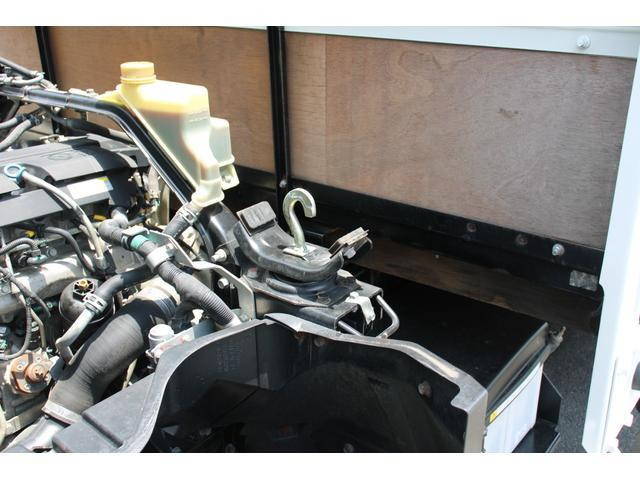 三菱ふそうキャンター平ボディ小型（2t・3t）[写真11]