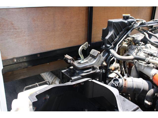 三菱ふそうキャンター平ボディ小型（2t・3t）[写真13]