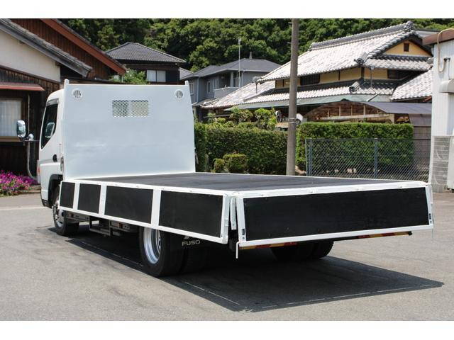 三菱ふそうキャンター平ボディ小型（2t・3t）[写真16]