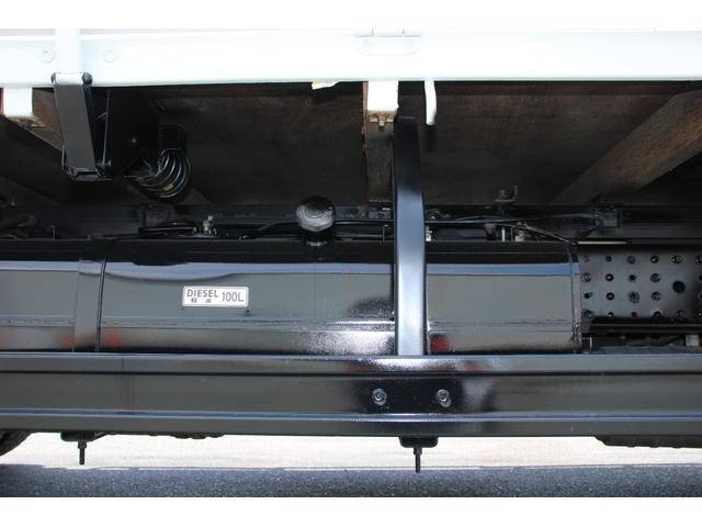 三菱ふそうキャンター平ボディ小型（2t・3t）[写真24]