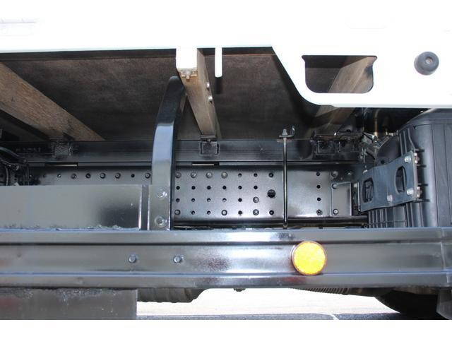 三菱ふそうキャンター平ボディ小型（2t・3t）[写真25]