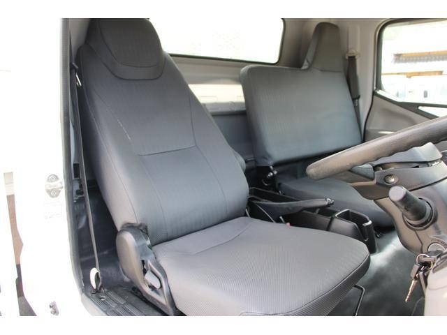 三菱ふそうキャンター平ボディ小型（2t・3t）[写真34]