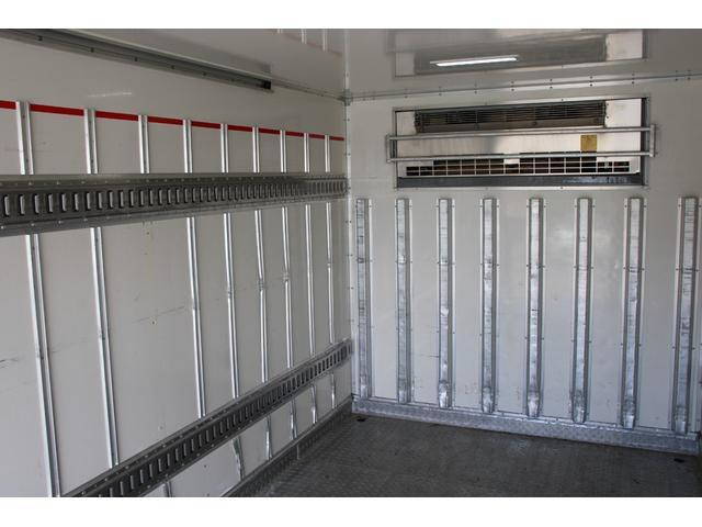 いすゞエルフ冷凍車（冷蔵車）小型（2t・3t）[写真17]