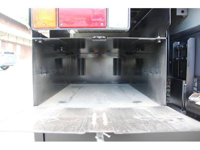 いすゞエルフ冷凍車（冷蔵車）小型（2t・3t）[写真22]