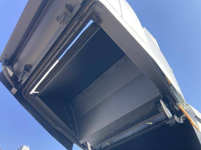 日野デュトロパッカー車（塵芥車）小型（2t・3t）[写真23]