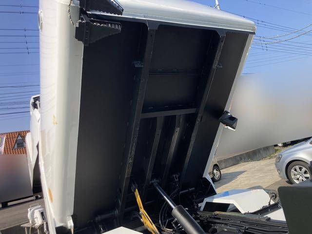 日野デュトロパッカー車（塵芥車）小型（2t・3t）[写真25]