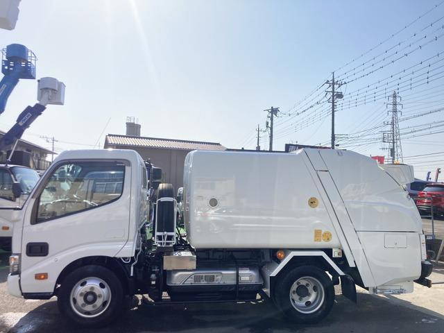 日野デュトロパッカー車（塵芥車）小型（2t・3t）[写真06]