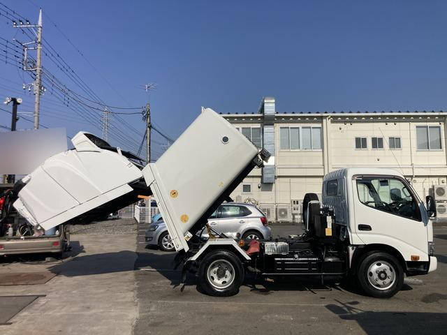 日野デュトロパッカー車（塵芥車）小型（2t・3t）[写真07]