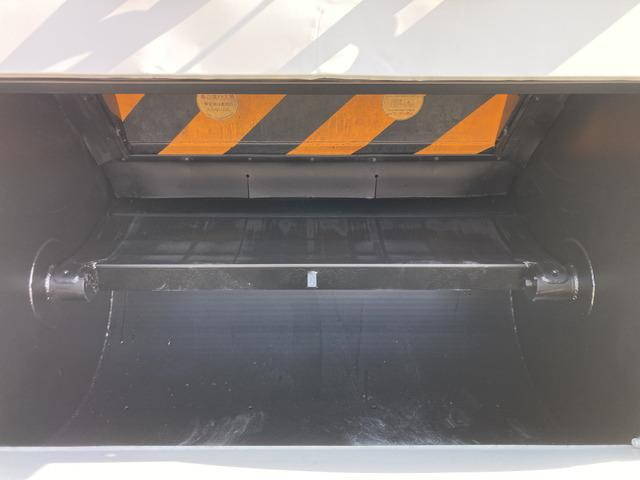 日野デュトロパッカー車（塵芥車）小型（2t・3t）[写真09]