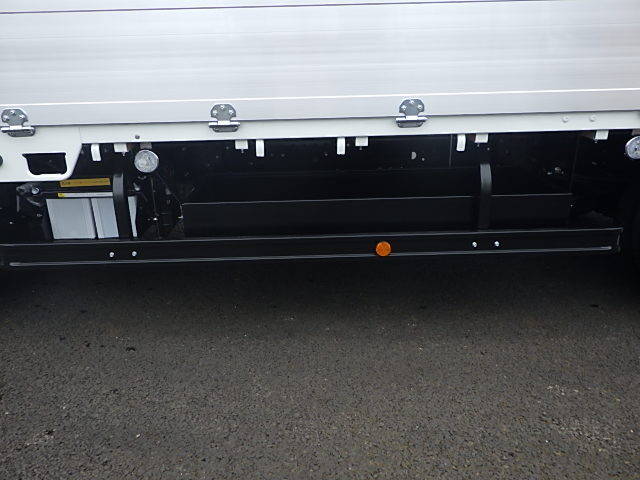 三菱ふそうキャンターアルミブロック小型（2t・3t）[写真12]