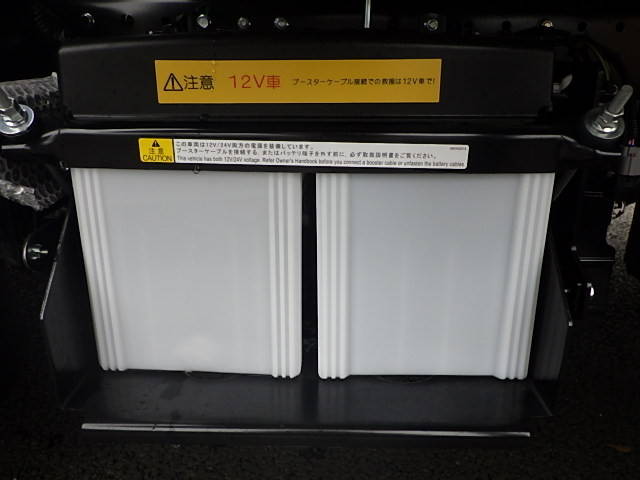 三菱ふそうキャンターアルミブロック小型（2t・3t）[写真16]