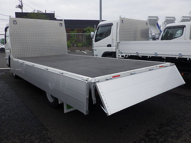 三菱ふそうキャンターアルミブロック小型（2t・3t）[写真17]