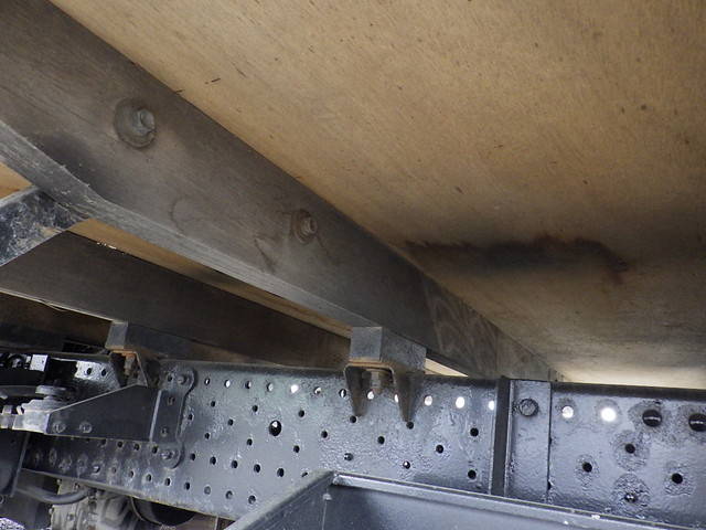 いすゞエルフアルミブロック小型（2t・3t）[写真12]