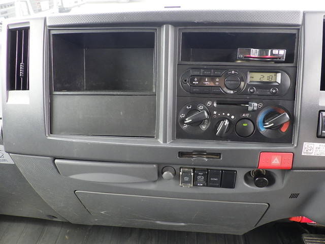 いすゞエルフアルミブロック小型（2t・3t）[写真24]