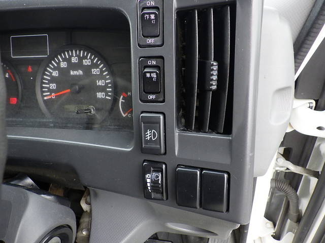 いすゞエルフアルミブロック小型（2t・3t）[写真28]