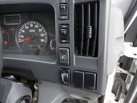 いすゞエルフアルミブロック小型（2t・3t）[写真29]