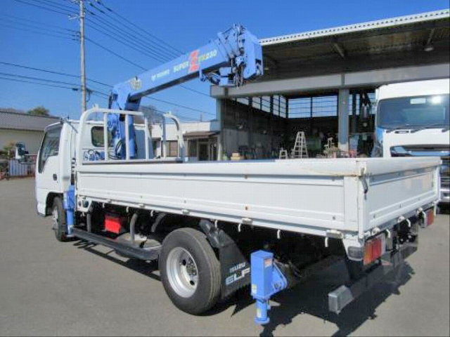 いすゞエルフクレーン4段小型（2t・3t）[写真02]