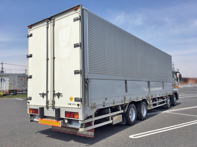 三菱ふそうスーパーグレートアルミウイング大型（10t）[写真02]