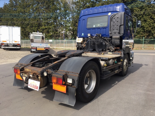 いすゞギガトレーラーヘッド（トラクターヘッド）大型（10t）[写真02]