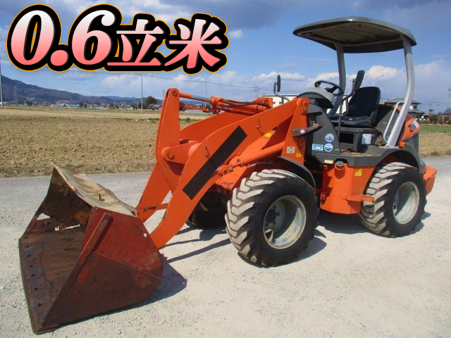 日立タイヤショベル（ホイルローダー）ZW50 [写真01]