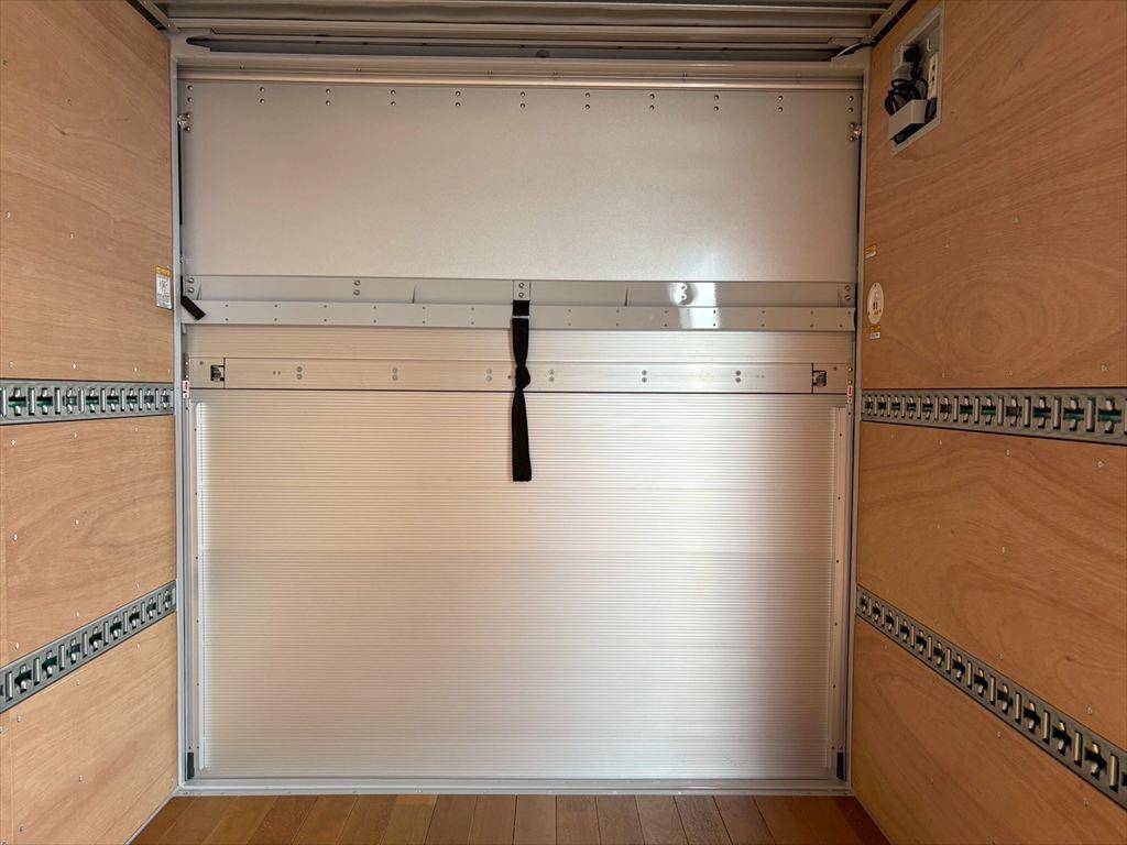 日野デュトロアルミバン小型（2t・3t）[写真11]