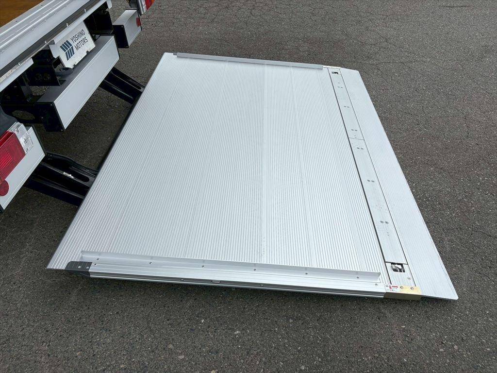 日野デュトロアルミバン小型（2t・3t）[写真12]