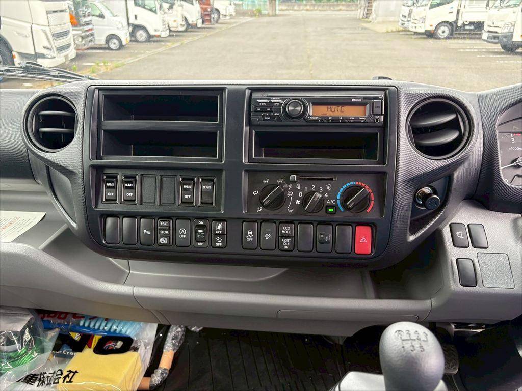 日野デュトロアルミバン小型（2t・3t）[写真21]