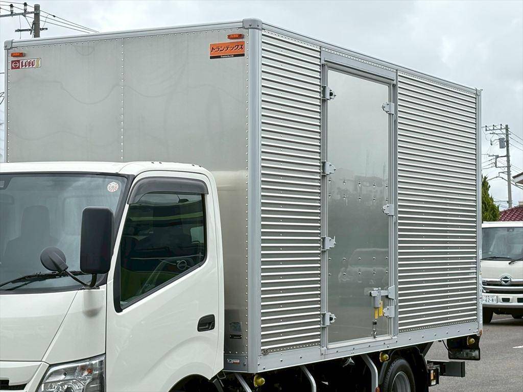 日野デュトロアルミバン小型（2t・3t）[写真06]