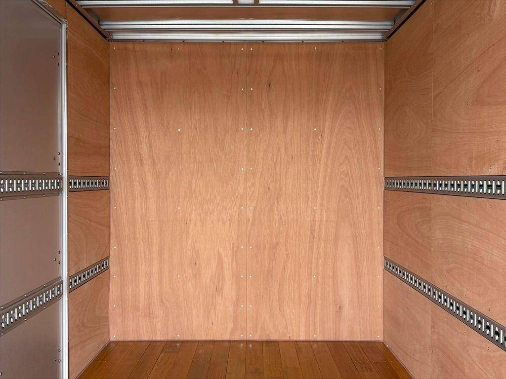 日野デュトロアルミバン小型（2t・3t）[写真07]