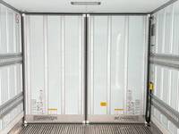 日野レンジャー冷凍車（冷蔵車）中型（4t）[写真12]