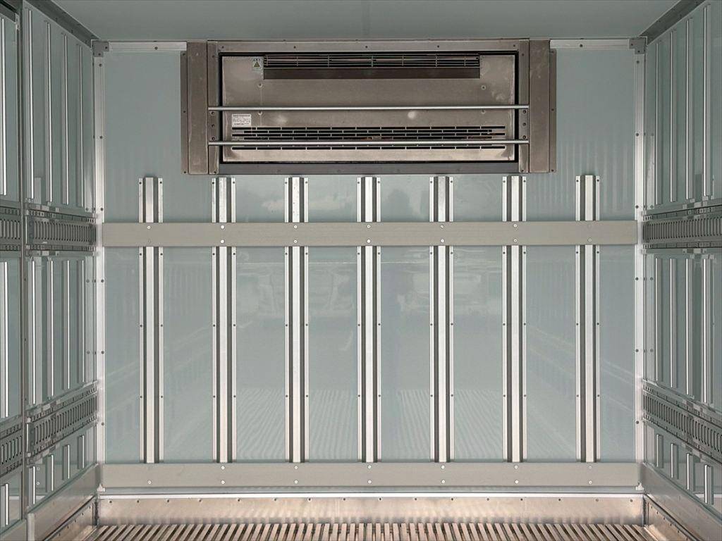 日野レンジャー冷凍車（冷蔵車）中型（4t）[写真07]