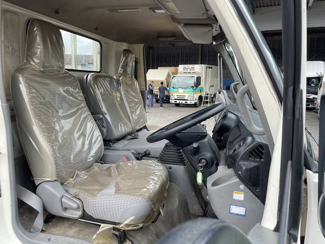日野デュトロ平ボディ小型（2t・3t）[写真30]
