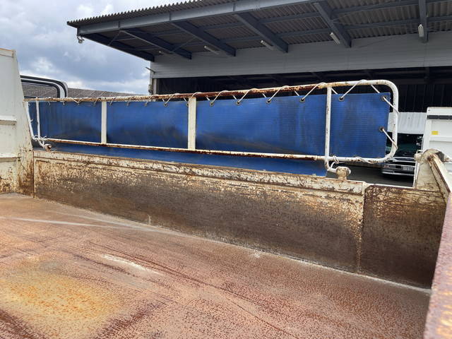 三菱ふそうキャンターダンプ小型（2t・3t）[写真15]