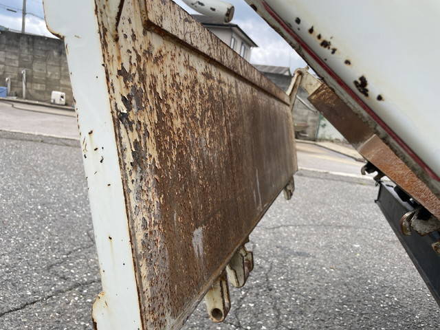 三菱ふそうキャンターダンプ小型（2t・3t）[写真17]