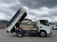 三菱ふそうキャンターダンプ小型（2t・3t）[写真09]