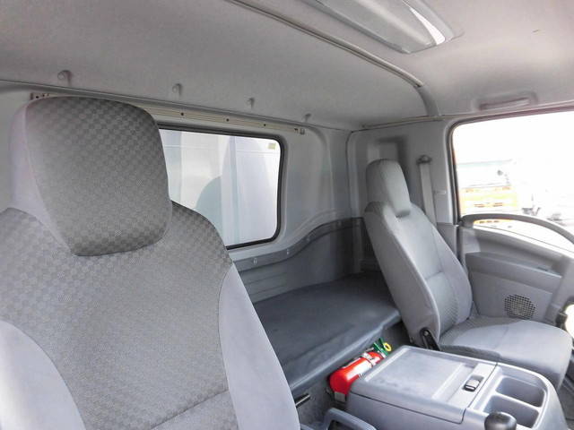 いすゞフォワードアルミウイング中型（4t）[写真15]