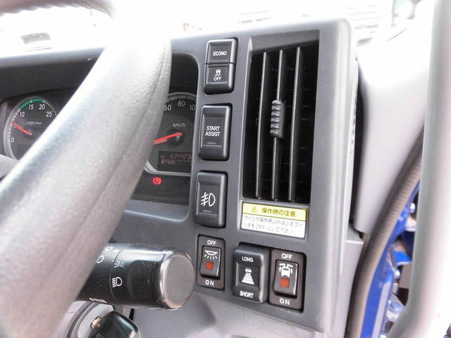 いすゞフォワードアルミウイング中型（4t）[写真18]