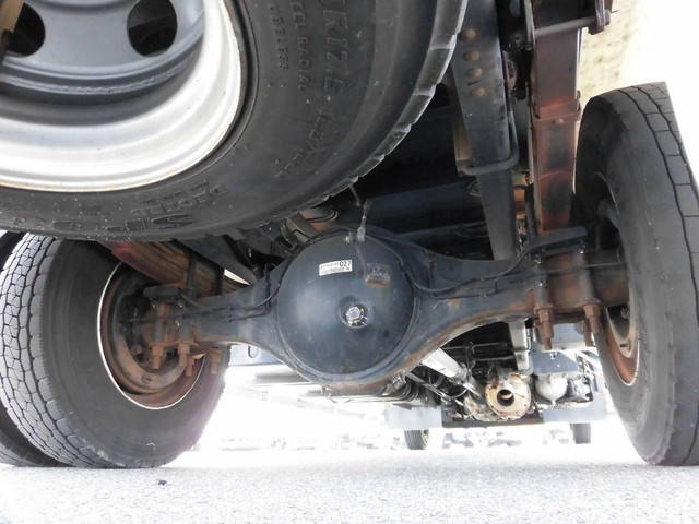 いすゞフォワードアルミウイング中型（4t）[写真09]