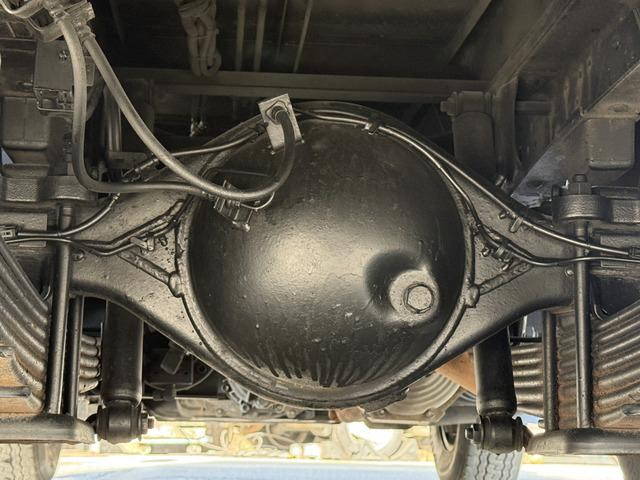 いすゞエルフパッカー車（塵芥車）小型（2t・3t）[写真10]