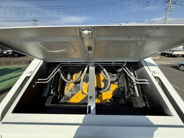 いすゞエルフパッカー車（塵芥車）小型（2t・3t）[写真23]