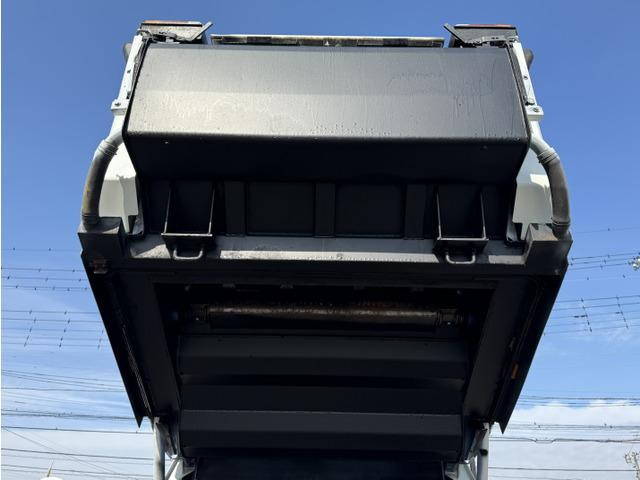 いすゞエルフパッカー車（塵芥車）小型（2t・3t）[写真25]