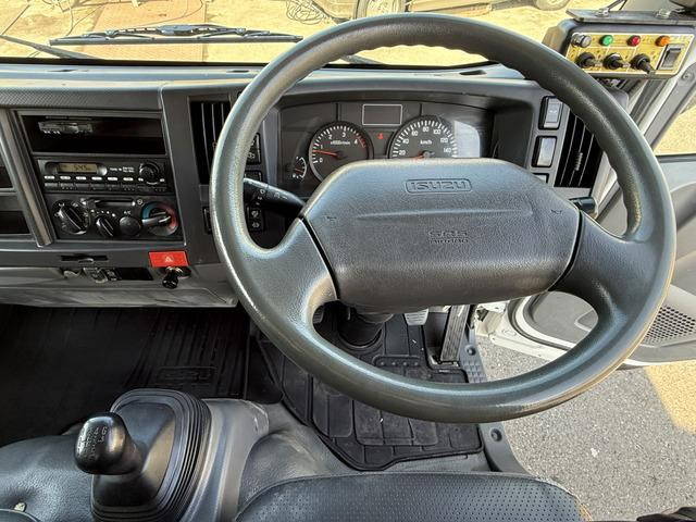 いすゞエルフパッカー車（塵芥車）小型（2t・3t）[写真32]